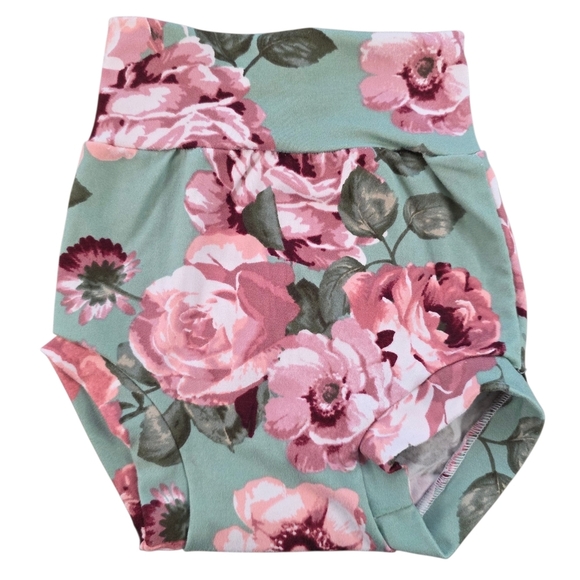 🌸 Adorable Set of 3 High-Waisted Diaper Covers – Floral & Sparkle Prints 🌸 - Picture 4 of 7